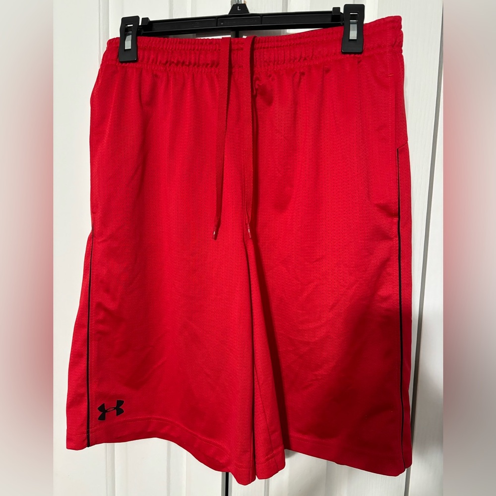 Men’s size large athletic shorts; red under armour